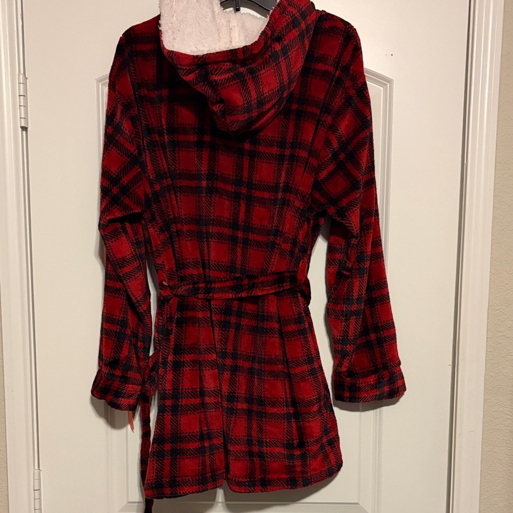 Colsie Red and Black Plaid Robe - Picture 4 of 4